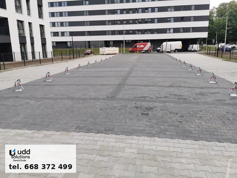 Czyszczenie dużej powierzchni kostki