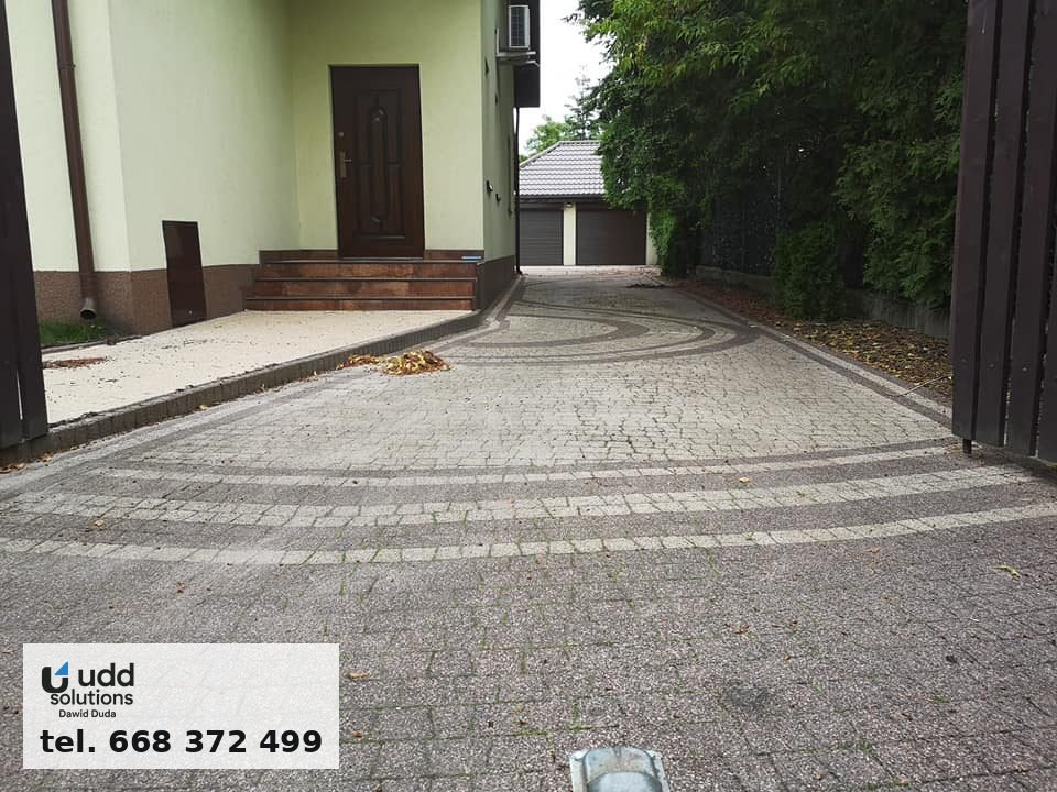Czyszczenie nawierzchni z kostki