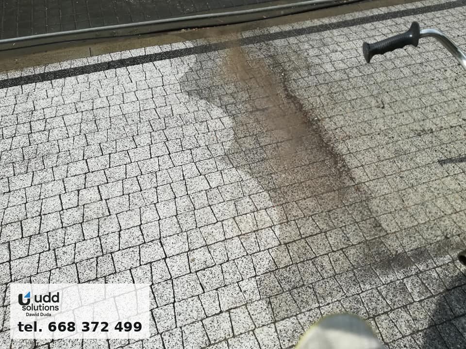 Czyszczenie kostki brukowej — efekt przed i po